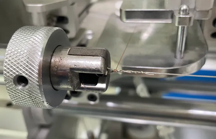 Se vende máquina bobinadora automática de cuerdas de guitarra.