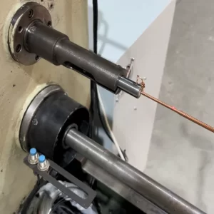 Mașină de fabricare a corzilor de pian